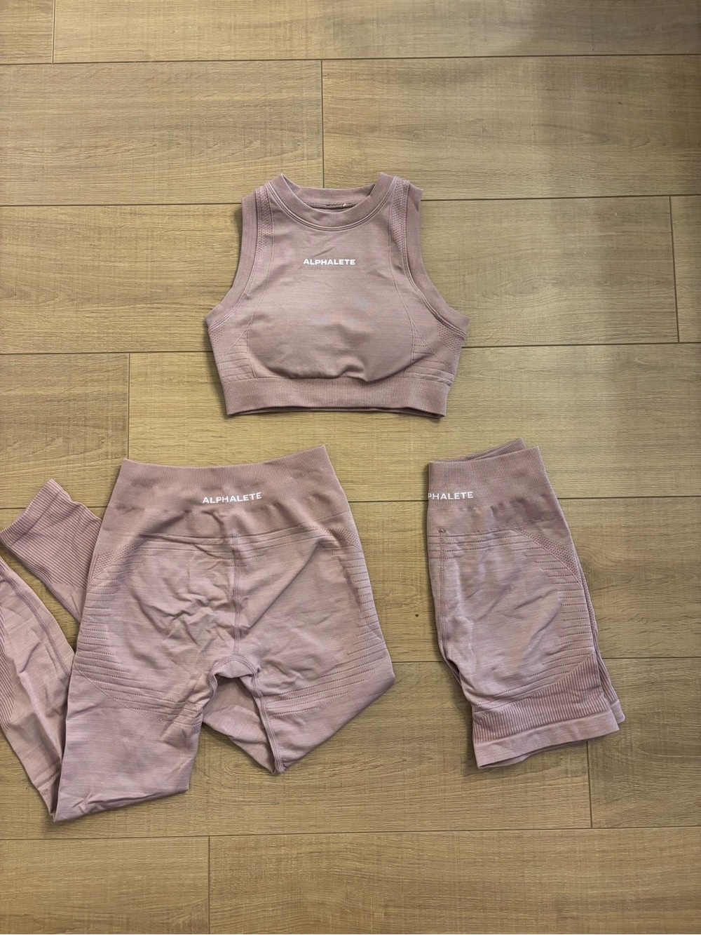 Alphalete womans Mauve Seamless Leggings & Crop Set